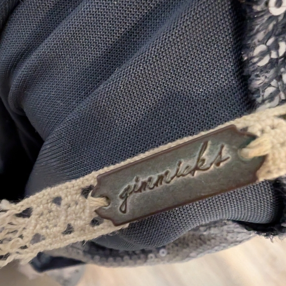 Gimmicks By BKE Velvet Two Toned Hoodie With Sequin Detailing Women's Size M - Picture 4 of 5